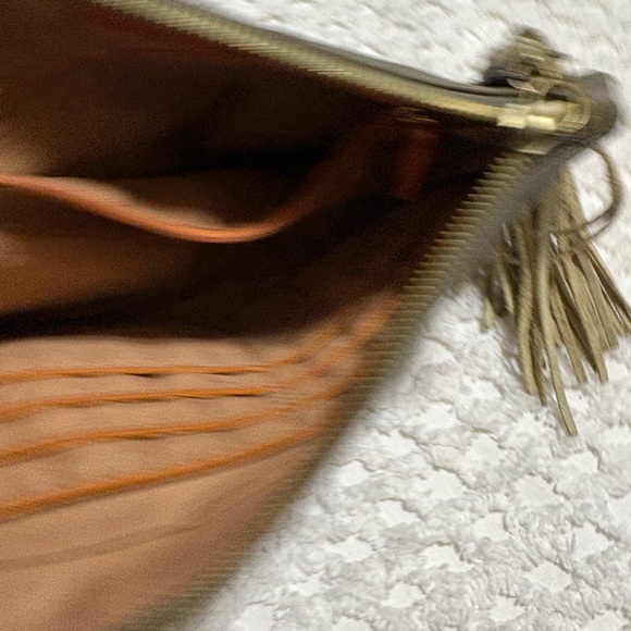 Hobo Rare Olive Green Leather Wristlet with Peace Sign - Picture 7 of 8